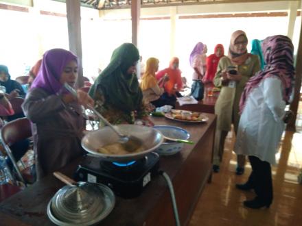 Pelatihan masak kader Desa Prima 