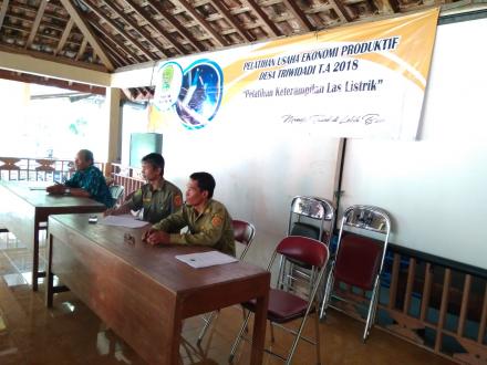 Pelatihan Las dalam rangka peningkatan Usaha Ekonomi Produktif 