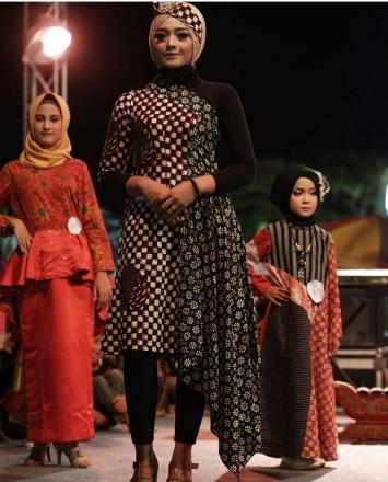 Triwidadi fashion muslim carnival 2018