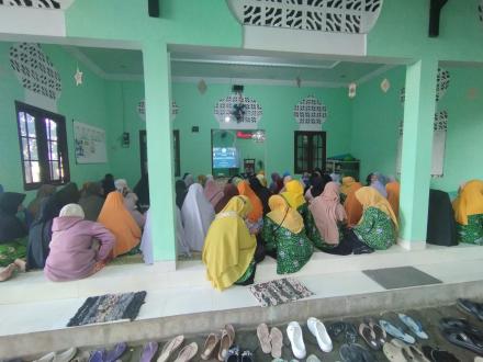 Pengajian Ahad Pagi PRM Triwidadi di Masjid Baitussalam Kadireso, Angkat Tema “Indahnya Berbagi”