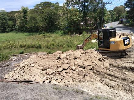 Pengurukan Lahan untuk Persiapan Pembangunan Koperasi Desa Merah Putih di Plambongan Triwidadi