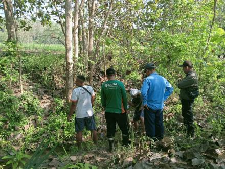 Jagabaya Kalurahan Triwidadi Bersama Dukuh Laksanakan Pengecekan Patok Tanah Kas Desa