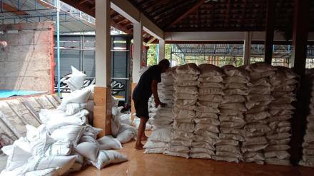 Distribusi bantuan cadangan pangan 